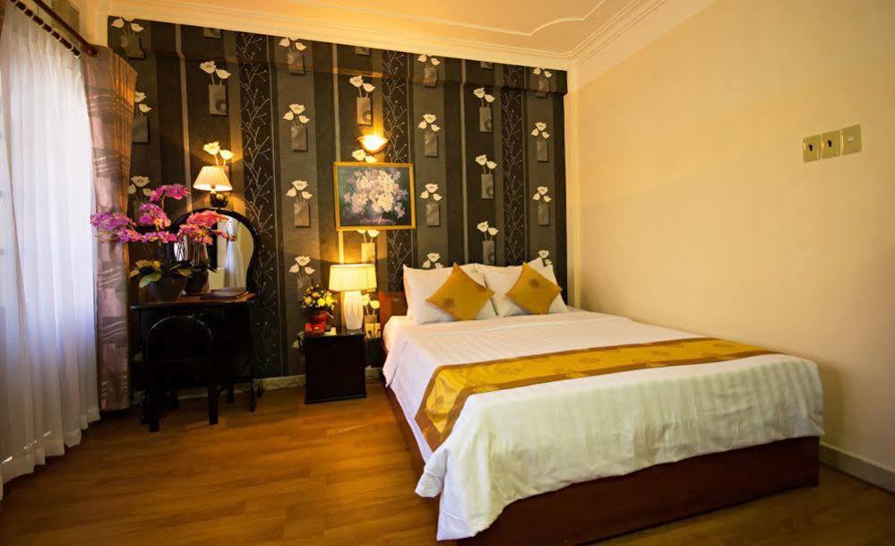 Palm Hotel